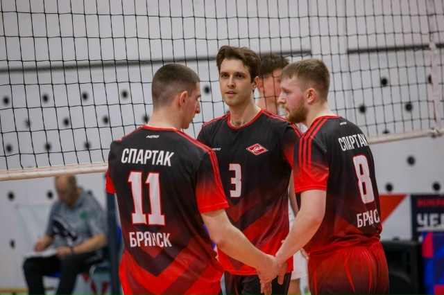 Волейболисты брянского «Спартака» успешно завершили групповой этап чемпионата России