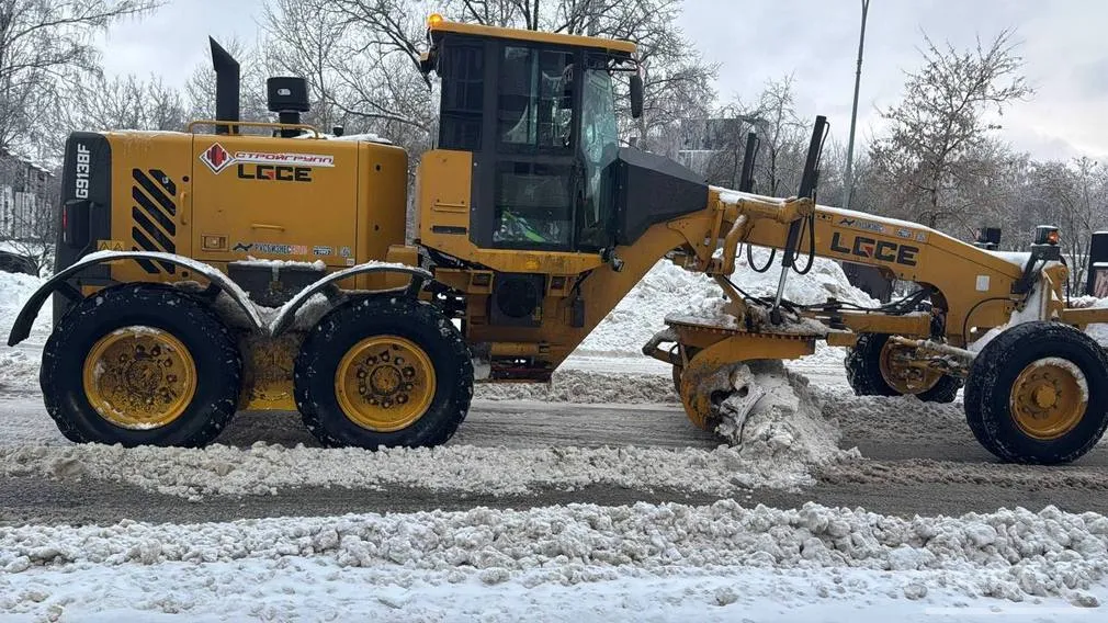 В облцентре убрали 290 тонн снега и использовали 509 кубов смеси