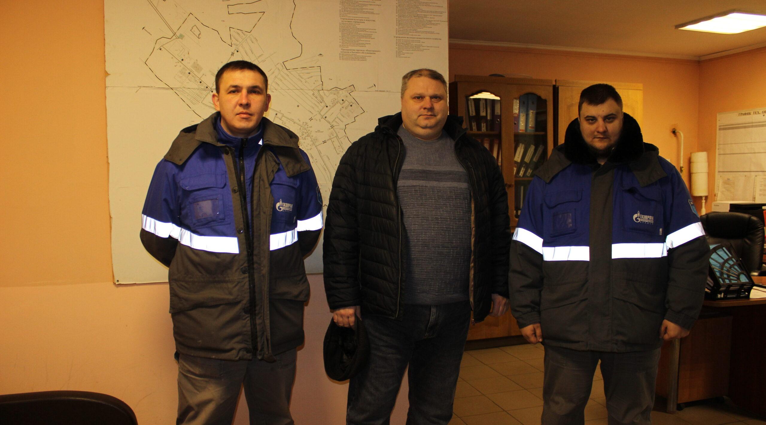 На выручку приходят слесари Климовского газового участка