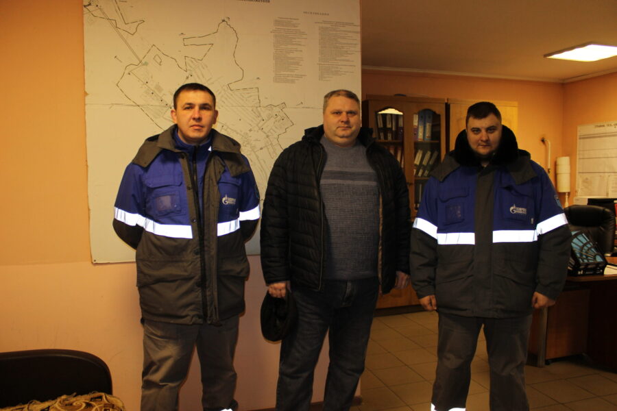 На выручку приходят слесари Климовского газового участка