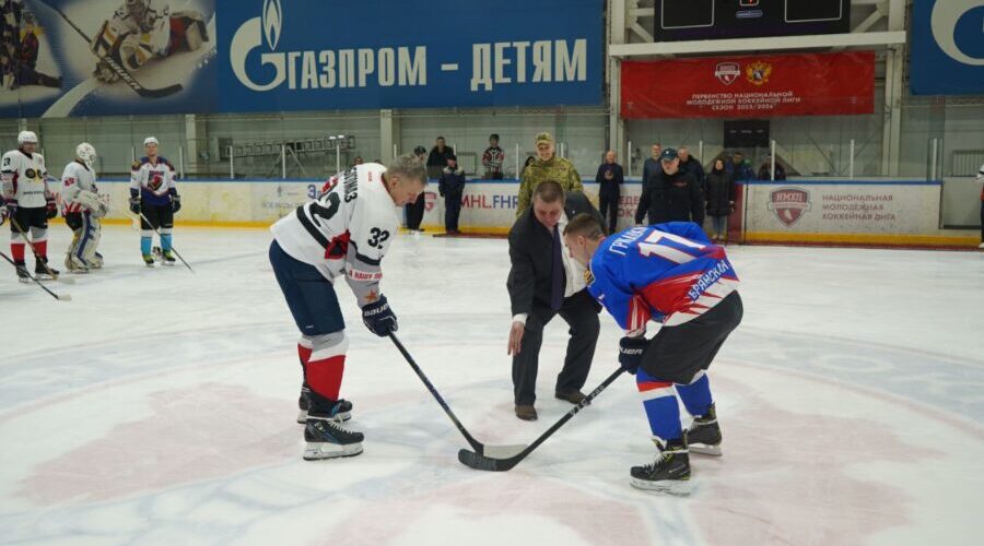 В День российского студенчества в Брянске провели товарищеский хоккейный матч