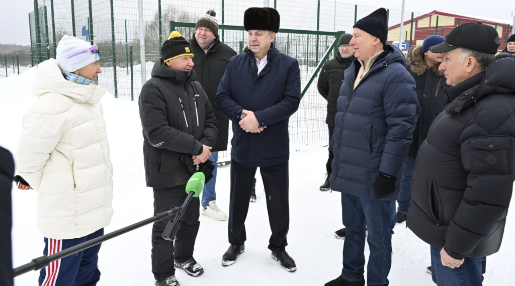 Патрушев встретился с первым тренером брянского лыжника Большунова