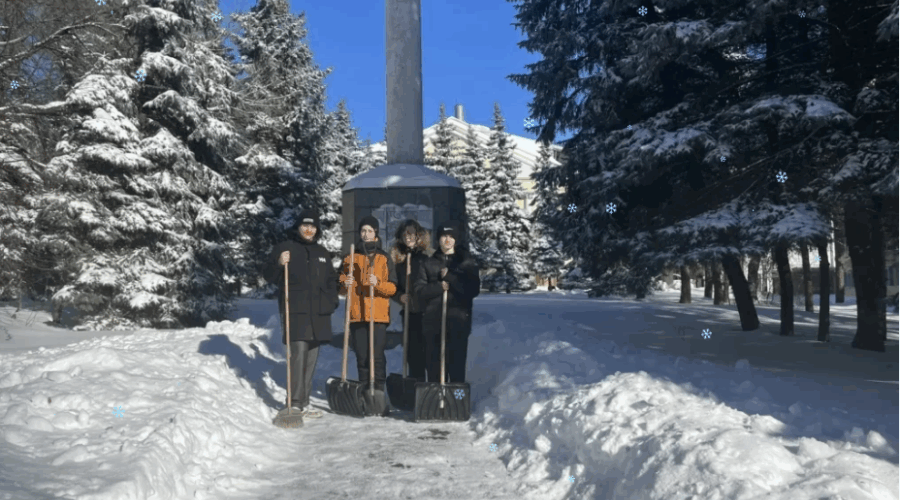 Брянские школьники взяли шефство над памятником
