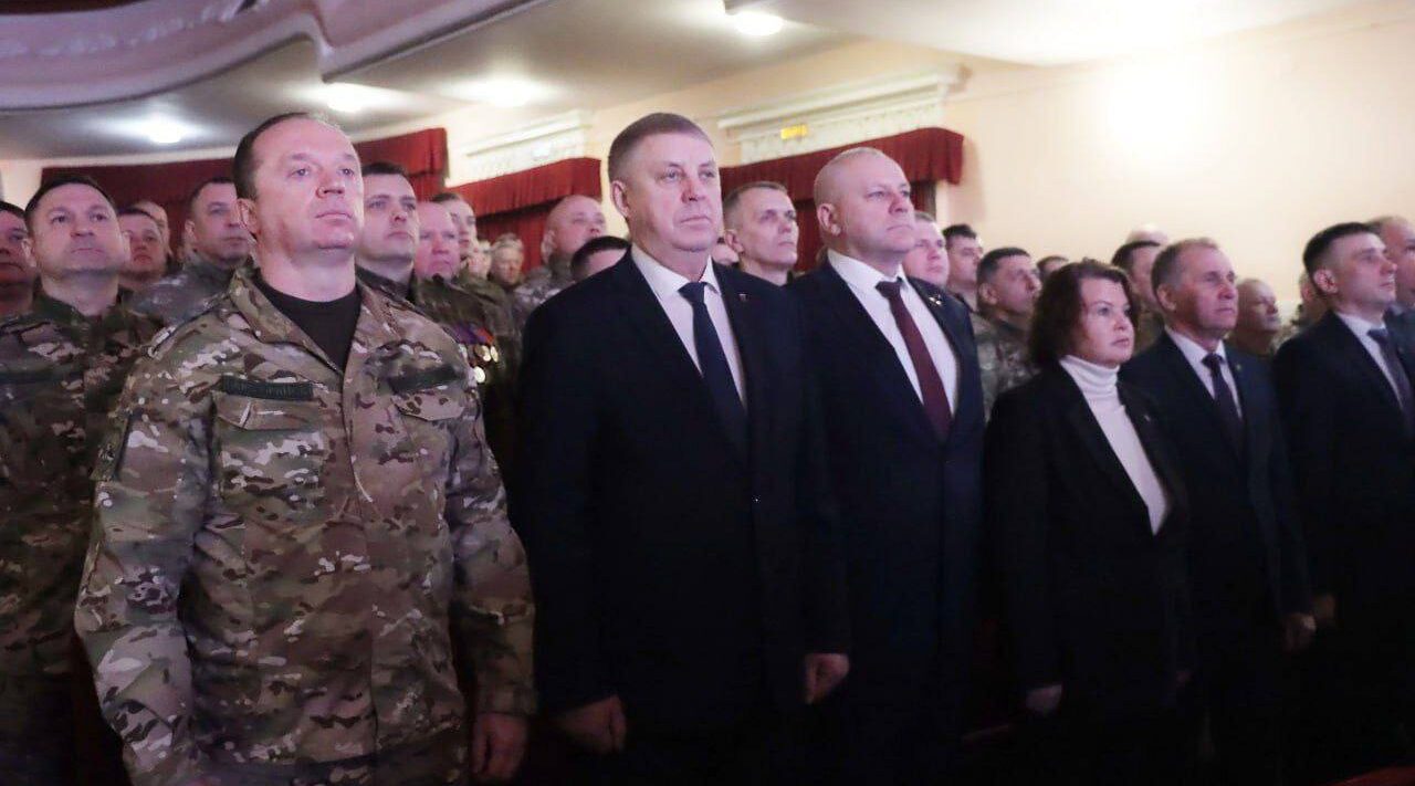 Накануне праздника в областном центер наградили бойцов БАРС-Брянск