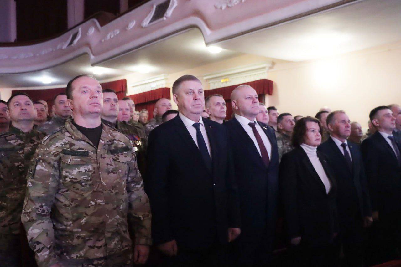 Накануне праздника в областном центер наградили бойцов БАРС-Брянск