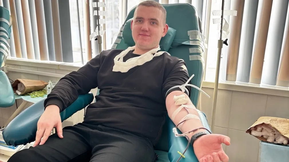 Почетный донор Алексей Коноплев продолжает сдавать кровь