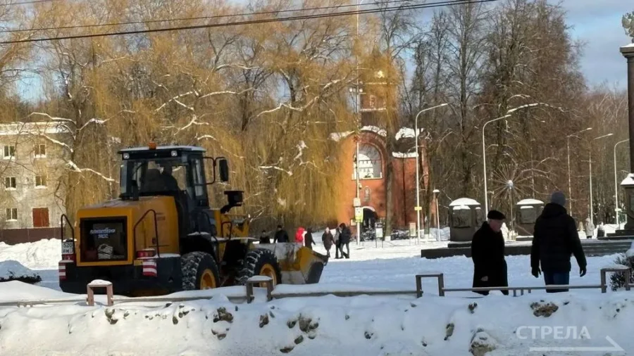 На улицах Брянска задействовано 65 единиц техники