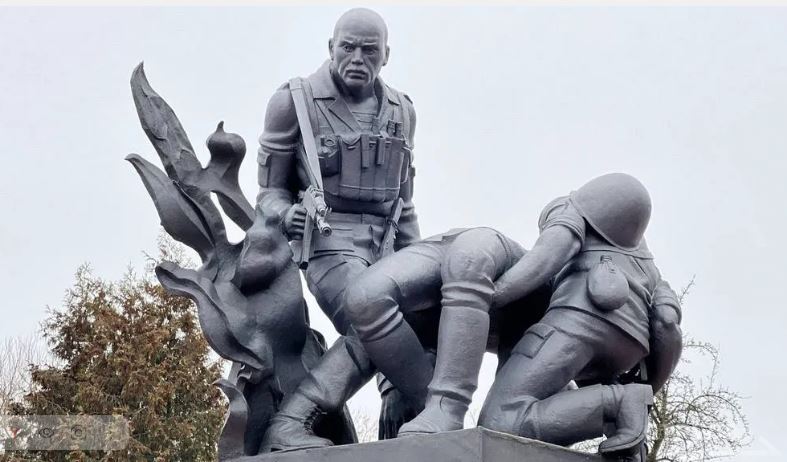 В Брянске в День памяти воинов-интернационалистов возложили цветы к мемориалу «Круговая оборона»