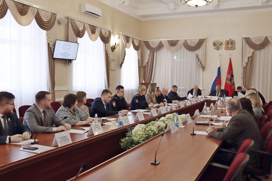 В облдуме обсудили вопросы спорта в Дятьковском районе