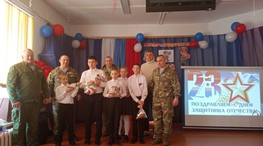 Климовские десантники разделили праздник с детьми