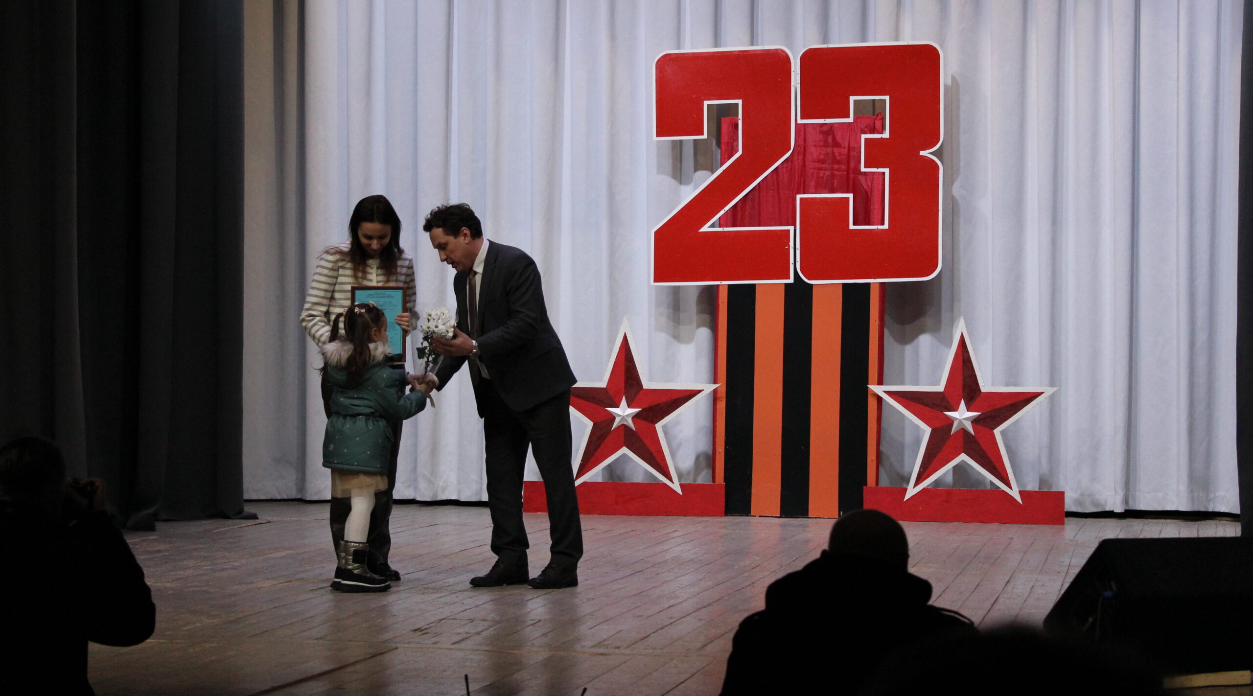 В Климовском районе вручили жилищные сертификаты