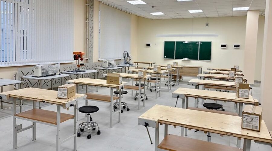 В 2025 году в Брянской области провели капитальный ремонт в 16 школах