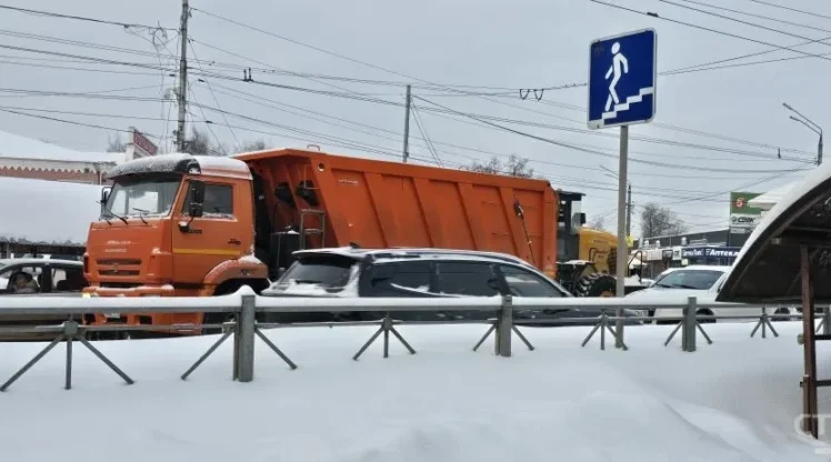 За прошедшие сутки из Брянска вывезли полторы тысячи тонн снега