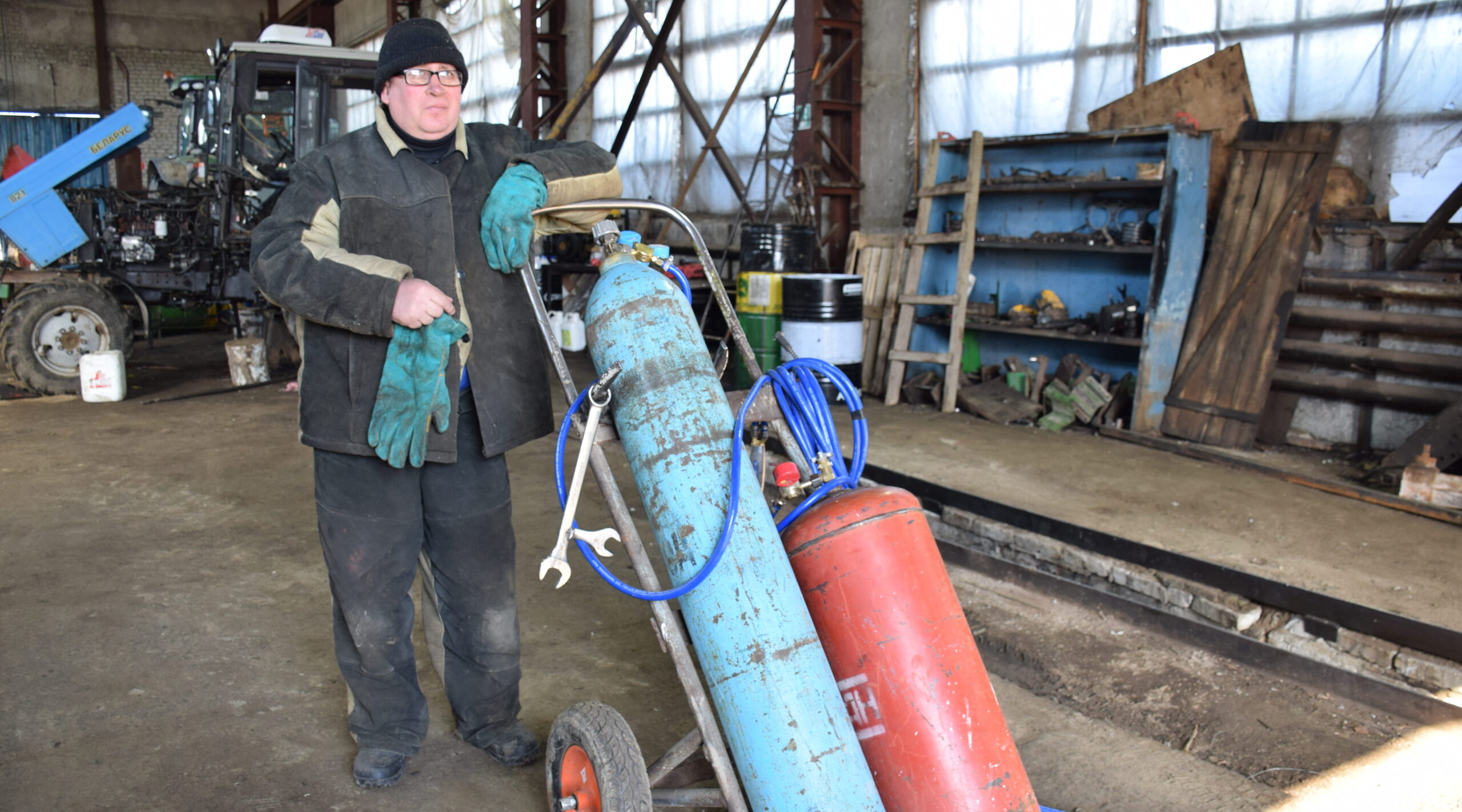 Климовские аграрии продолжают готовить технику к посевной