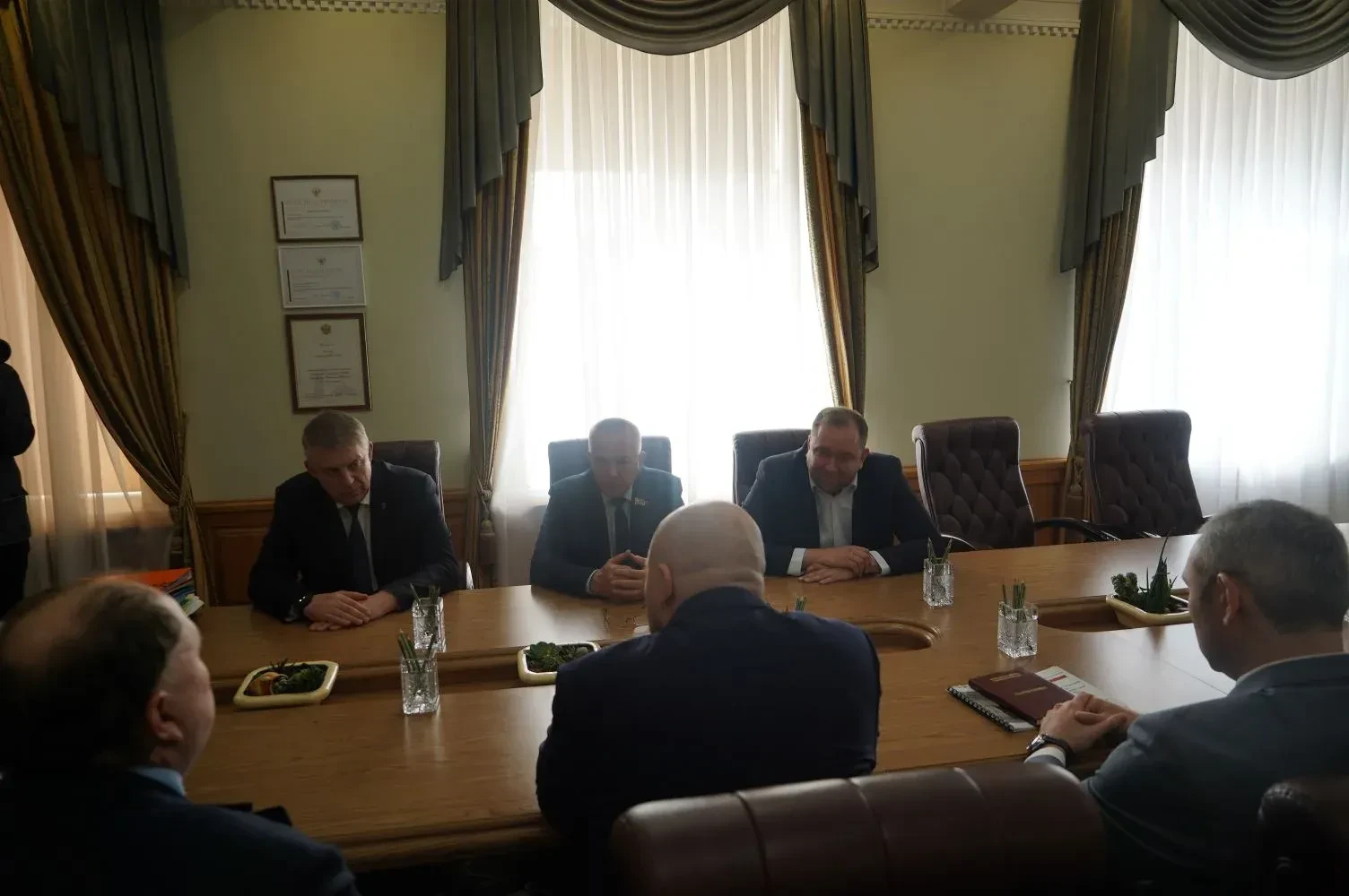 Обсудили работу ООО „Александр“» на рабочей встрече