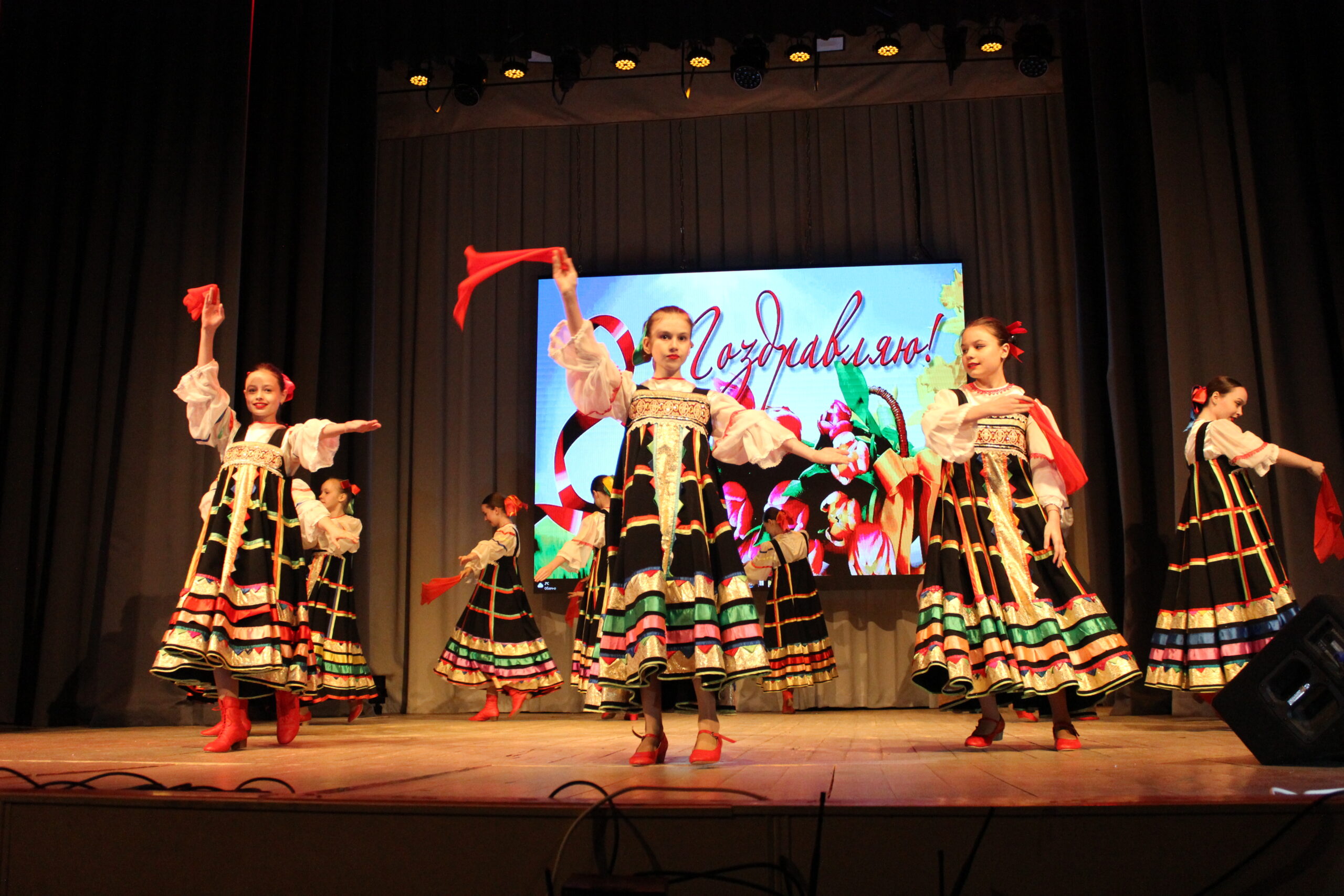 В Климово поздравили женщин с праздником