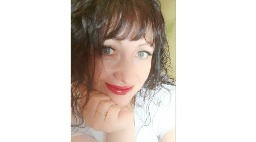 Лариса Трегубова желает климовчанкам женского счастья