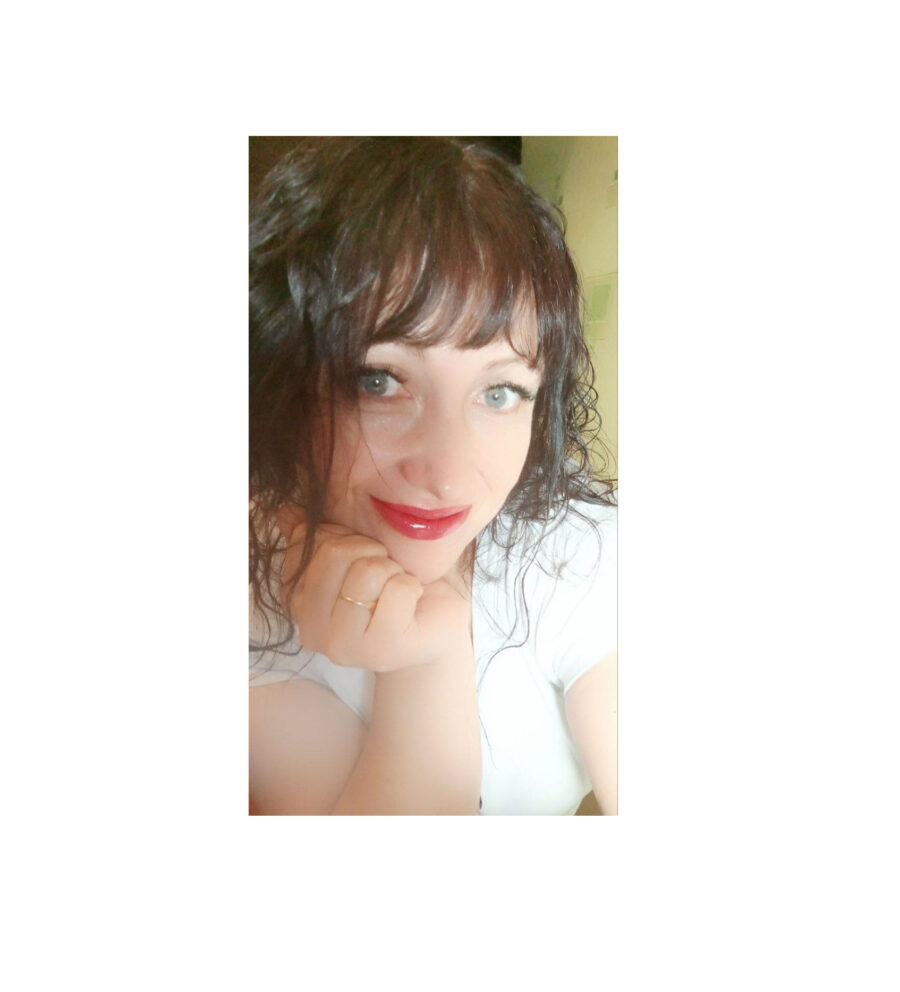 Лариса Трегубова желает климовчанкам женского счастья