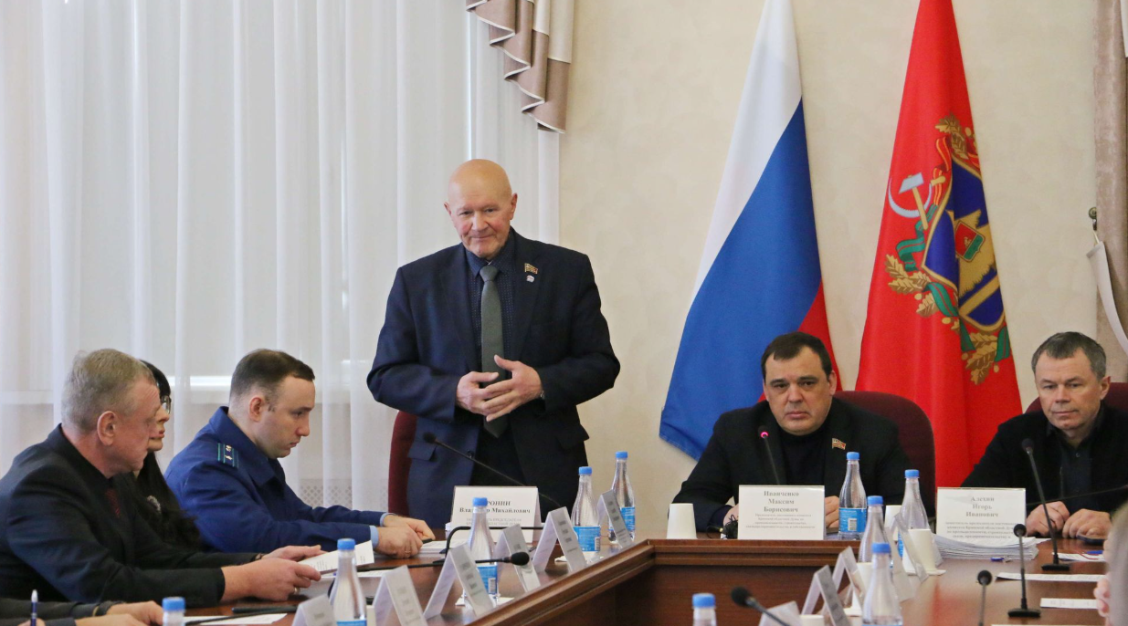 Депутаты подвели итоги работы потребительского рынка