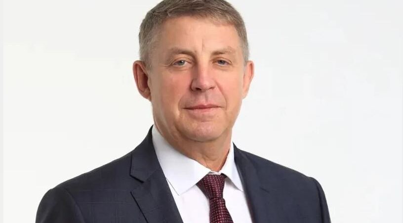 Губернатор Александр Богомаз поздравил с днем рождения Председателя Правительства РФ