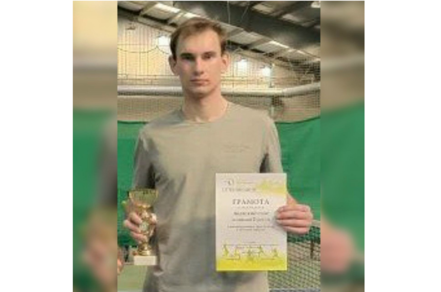 Брянский теннисист завоевал серебро на турнире «Золотые купола»