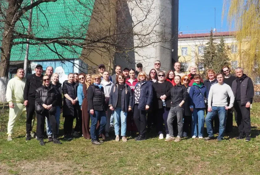 В Брянске в Саду Победы прошёл субботник