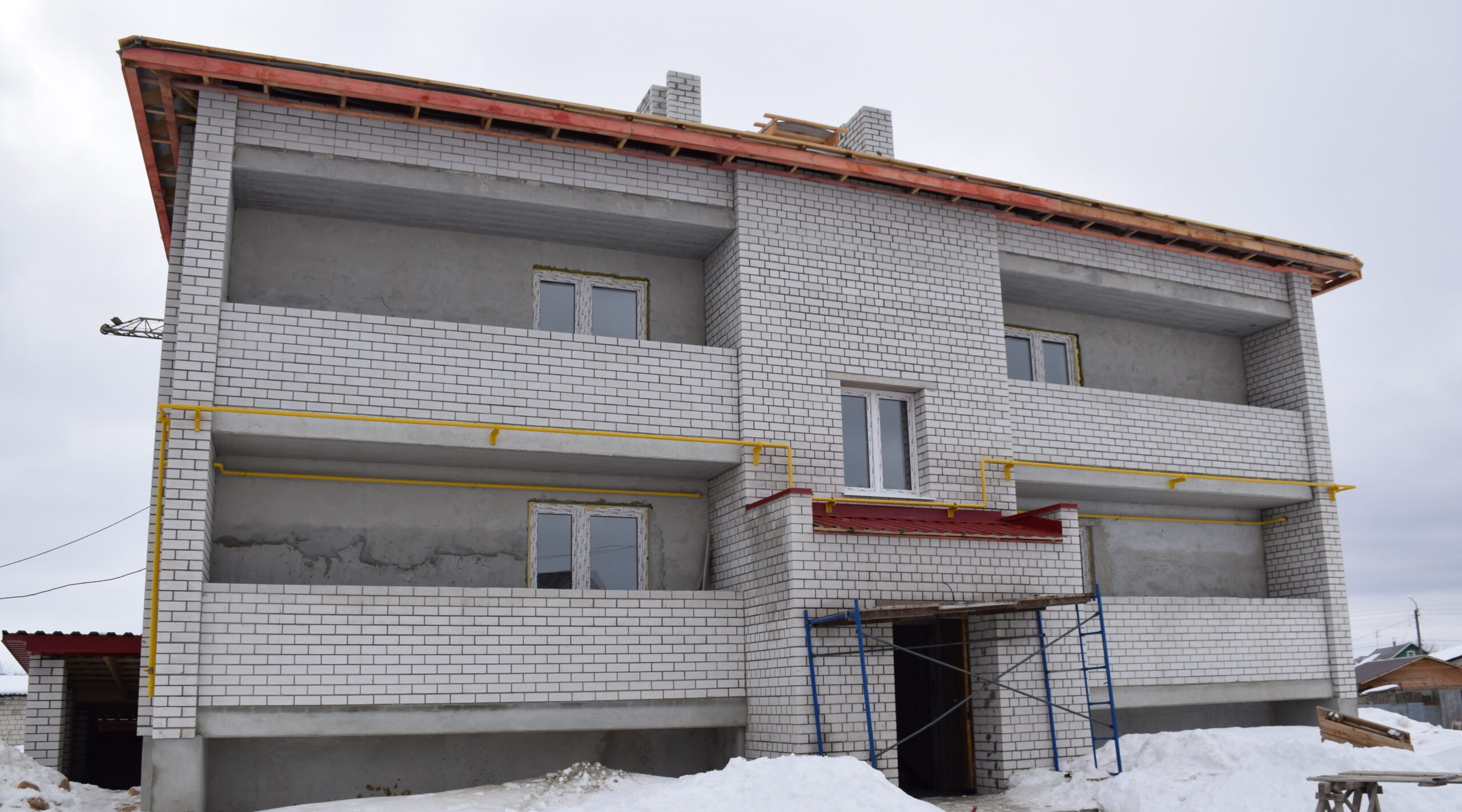 В Климовском районе продолжается работа по обеспечению жильём