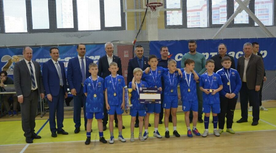 В Брянске прошли финальные игры «Спортмастер-Кубок городов» по мини-футболу