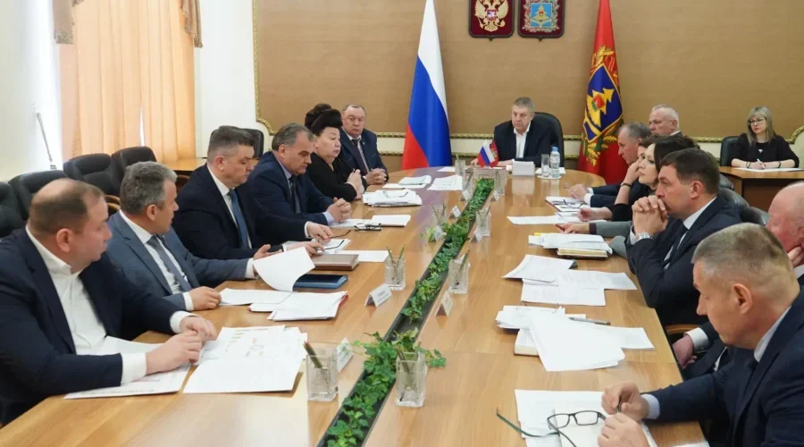 В Брянске обсудили финансовые меры социальной поддержки участникам СВО