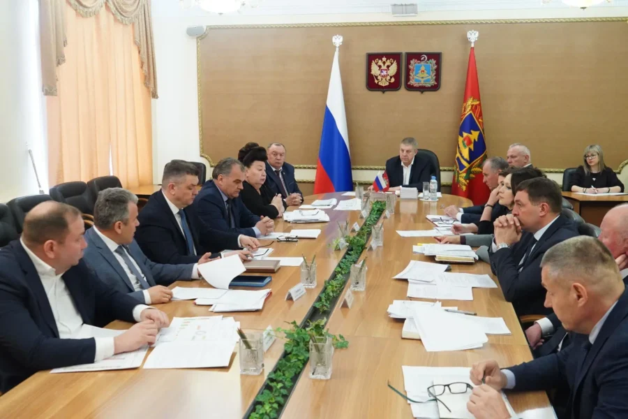 В Брянске обсудили финансовые меры социальной поддержки участникам СВО