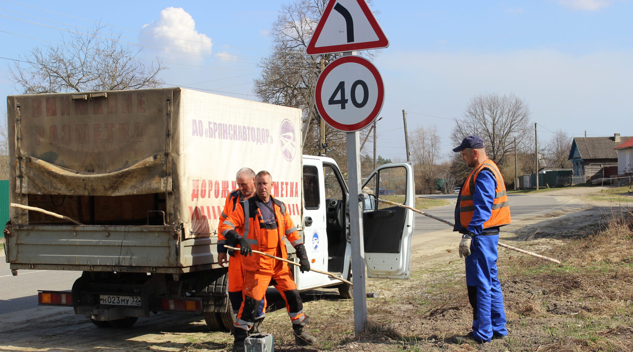 В Климовском районе идут весенние дорожные работы.