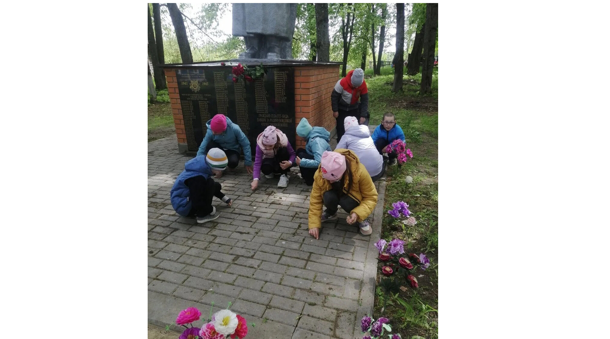 В Климовском районе готовятся ко Дню Победы
