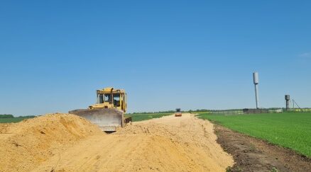 Благодаря нацпроекту «Инфраструктура для жизни» в Брянском районе ремонтируют участок автодороги