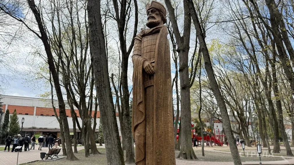 В Брянске открыта скульптура князя Романа Брянского