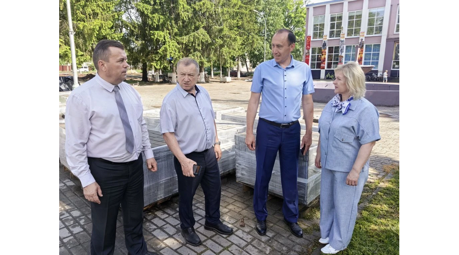 В Жуковке благоустраивают сквер