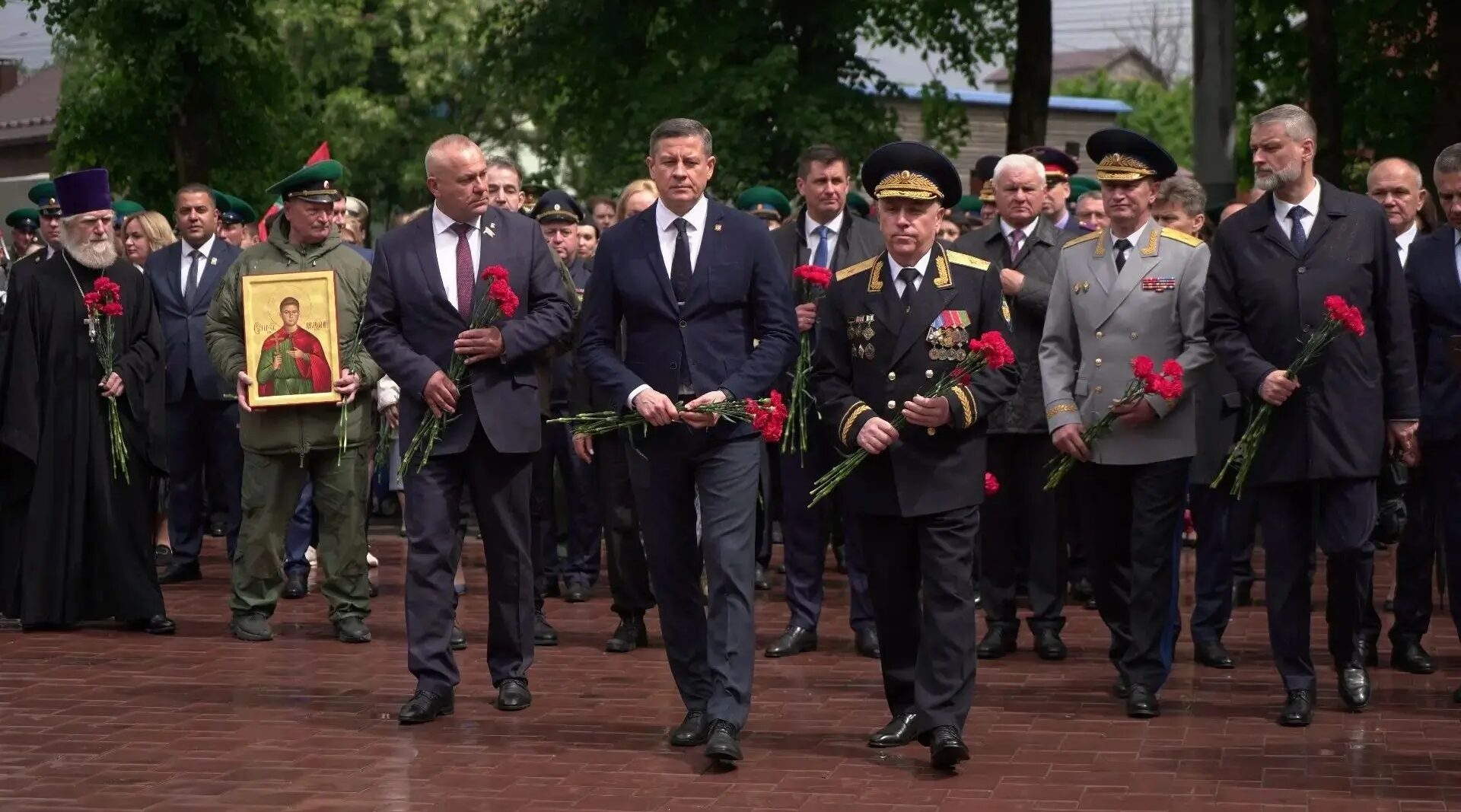На Брянщине открыли памятный знак пограничникам