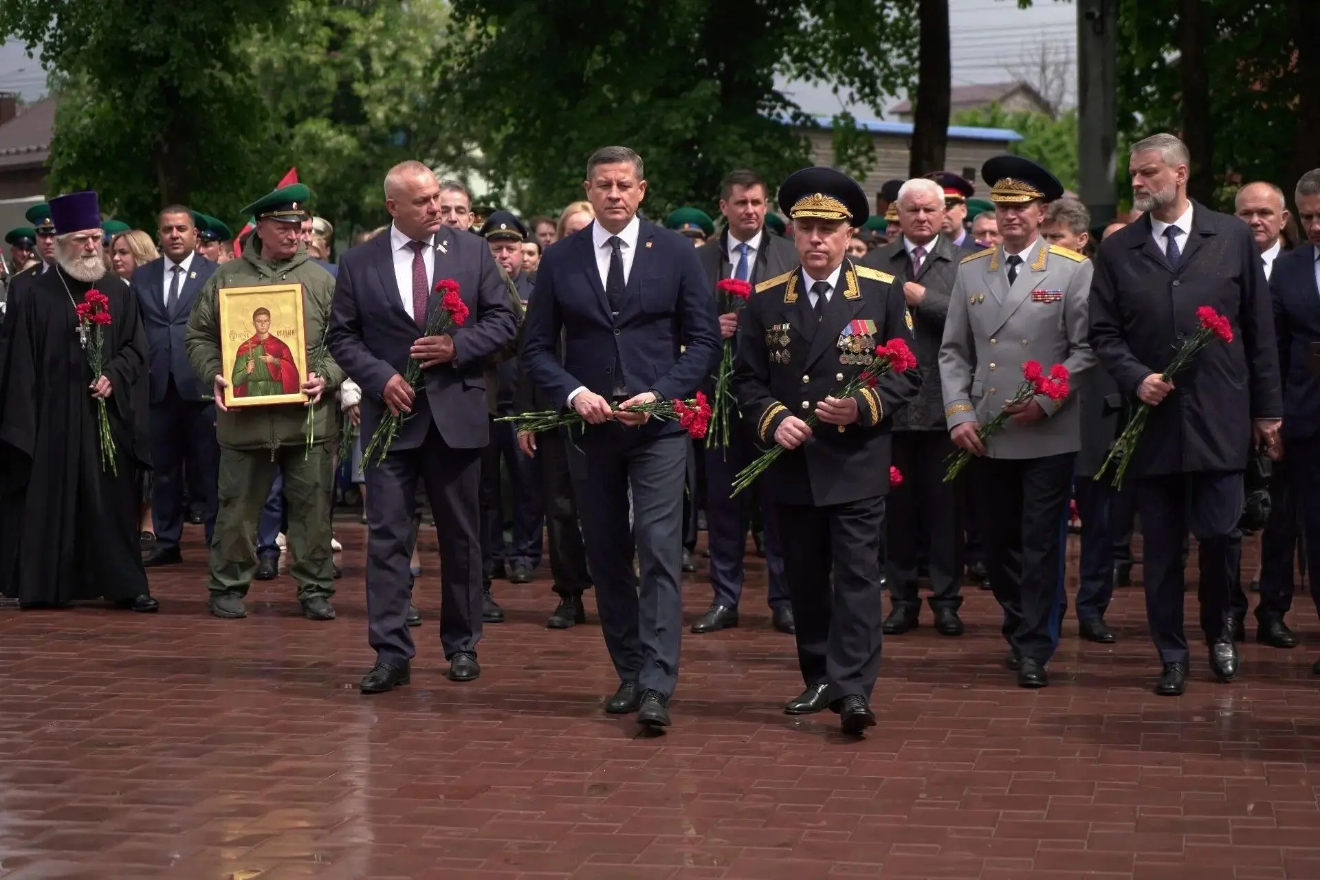 На Брянщине открыли памятный знак пограничникам