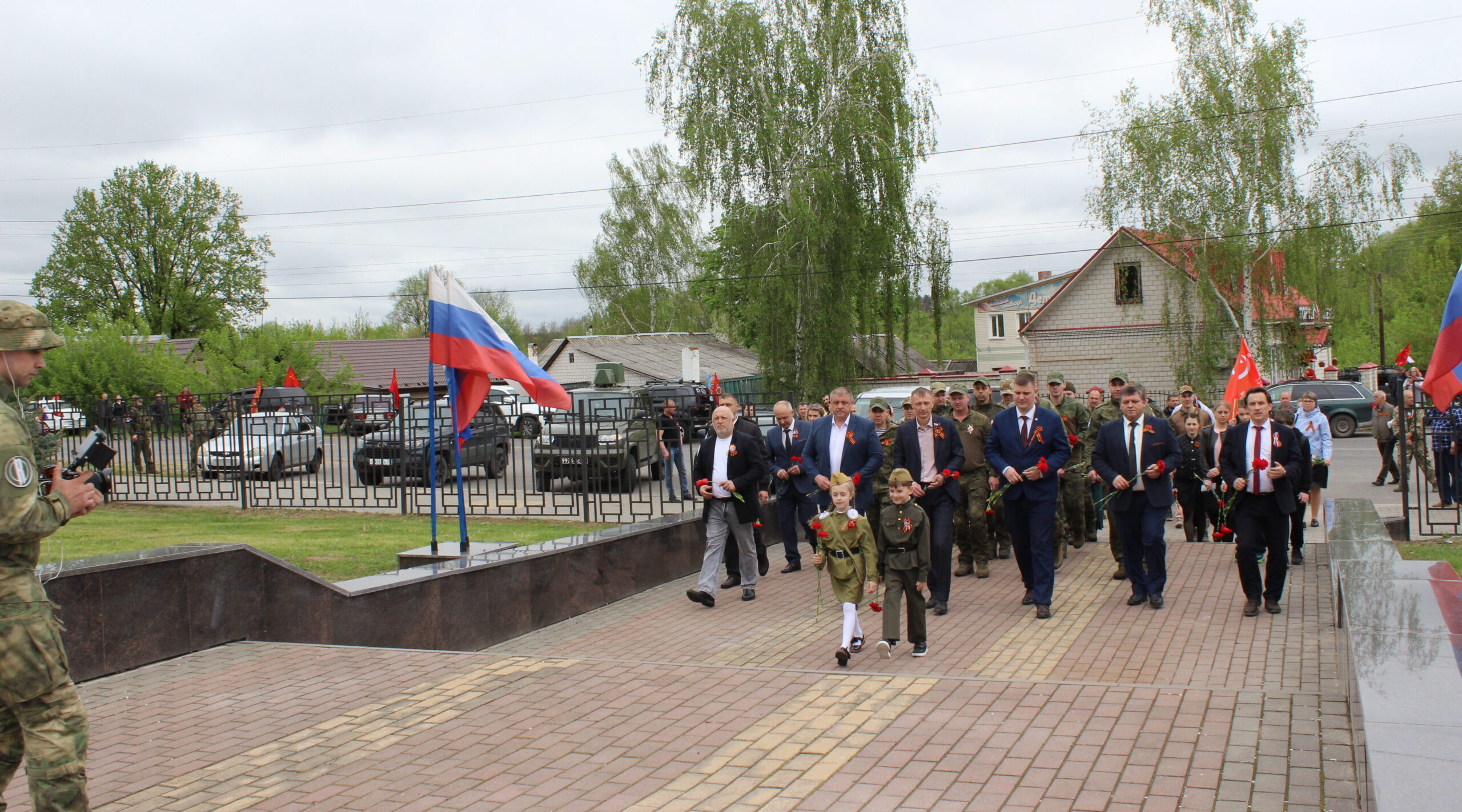 В Климово возложили цветы воинам Великой Победы.