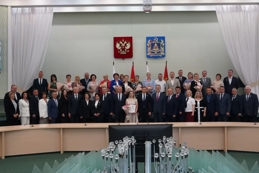 Егор Ковальчук поздравил медиков с профессиональным праздником