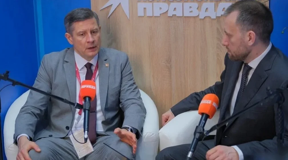 Врио губернатора Брянской области Егор Ковальчук рассказал о перспективах региона на ПМЭФ-2026