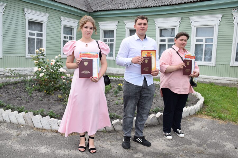 В Климовском филиале Брянского аграрного техникума имени Героя России А.С. Зайцева вручили дипломы