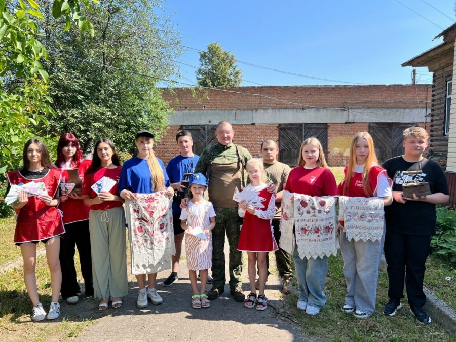 Климовская библиотека пополнилась уникальными старинными предметами