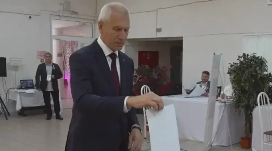 Депутат Госдумы Олег Матыцин отдал свой голос на выборах в Брянске