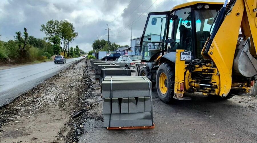 На Брянщине в Сельцо благоустраивают тротуар по улице Лягина