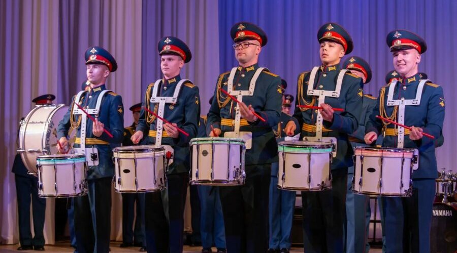 В Брянске состоялся концерт Всероссийского фестиваля духовой музыки «Фанфарами славим Россию!»  