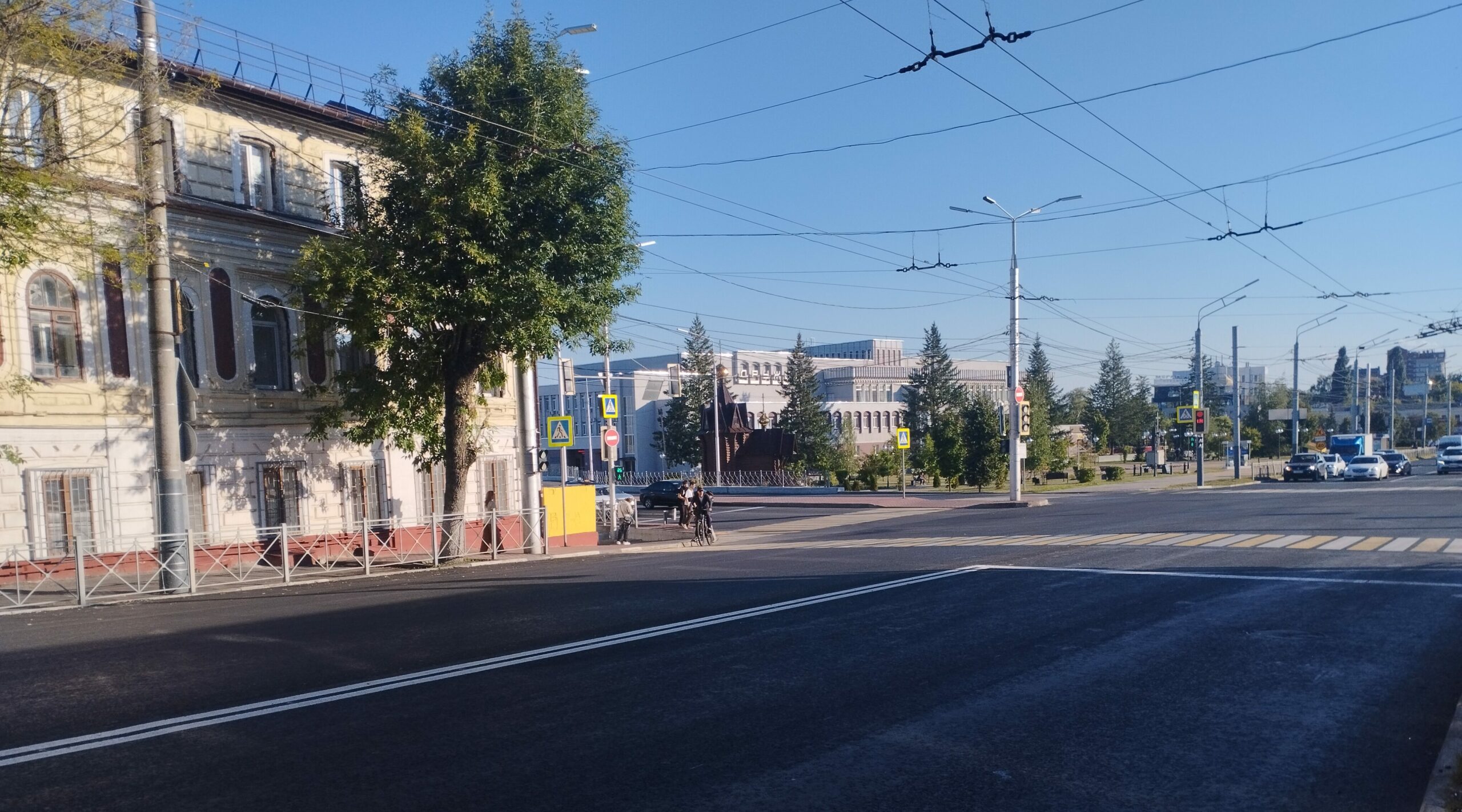 В Брянске обновляют дорогу к туристическим объектам