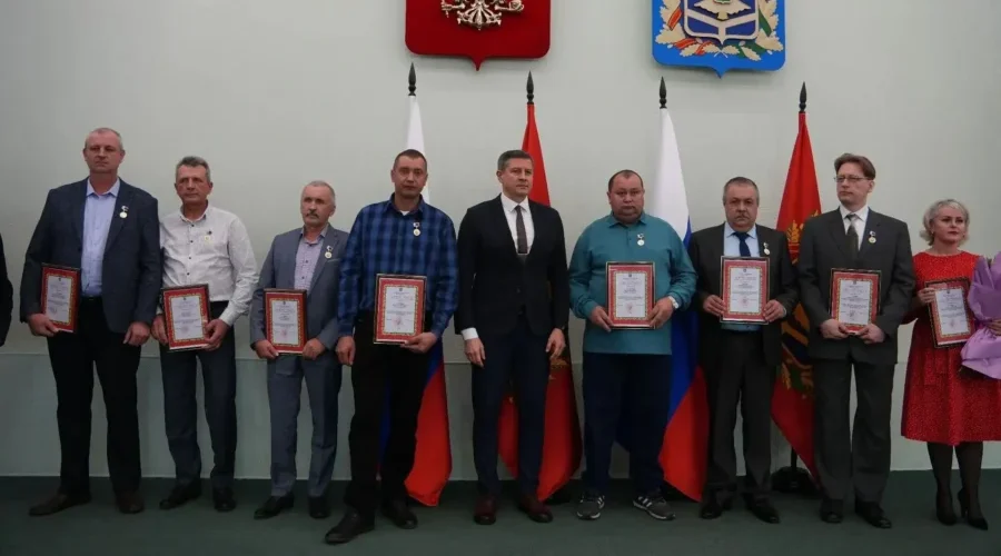 Егор Ковальчук в преддверии профессионального праздника поздравил работников  дорожной отрасли