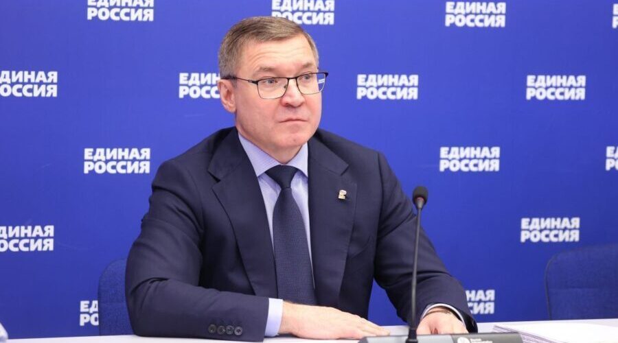 Владимир Якушев поздравил Брянское региональное отделение «Единой России»