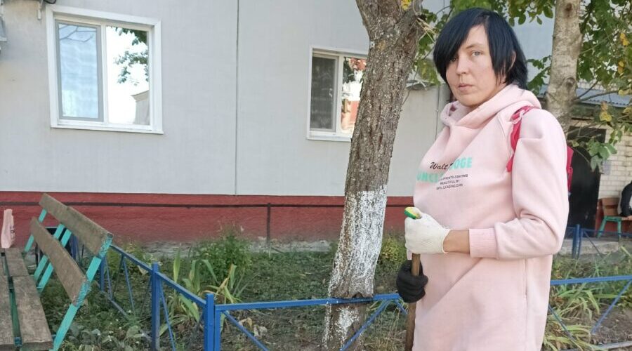 Галина Широковская обслуживает территории шести многоквартирных домов