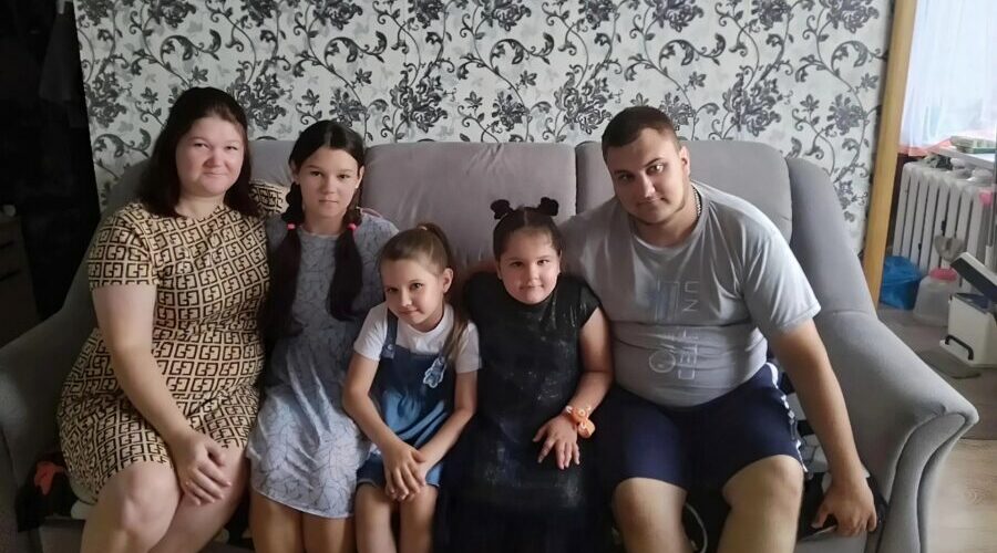 Артём Затеев:  Счастье — в улыбках близких